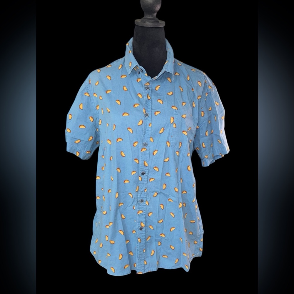 FIVE POINT Short-Sleeve Light Blue Button-Down Shirt with Orange Taco Motif